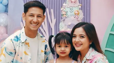 gaya tropical Tasya Kamila